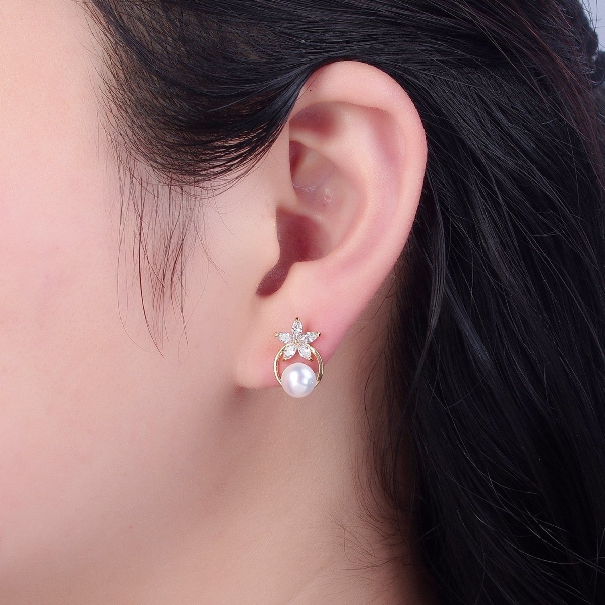 Gold Pave CZ Flower Stud Earring with Pearl for Wedding Jewelry V-371