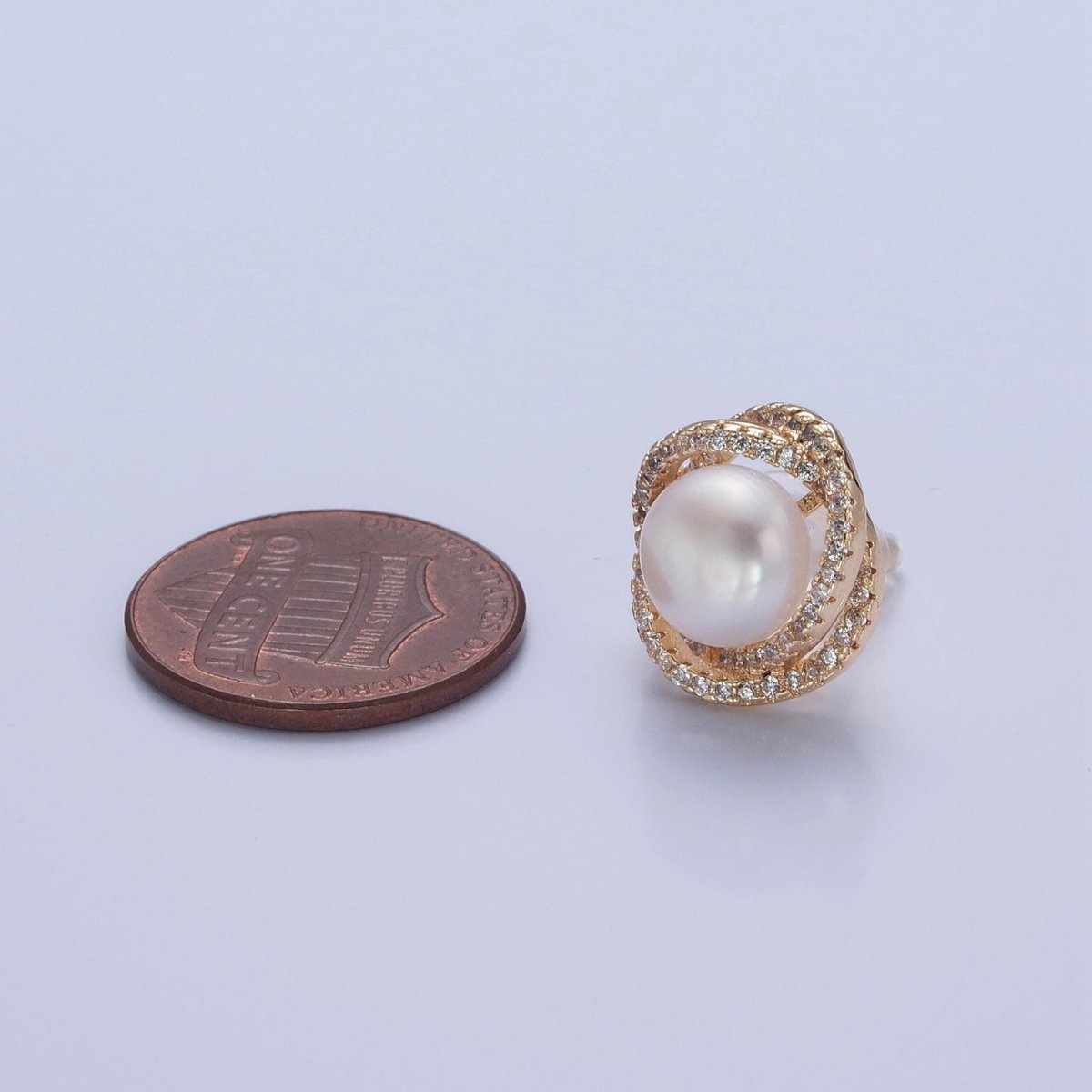 Gold Pave CZ Flower Stud Earring with Pearl for Wedding Jewelry V-372