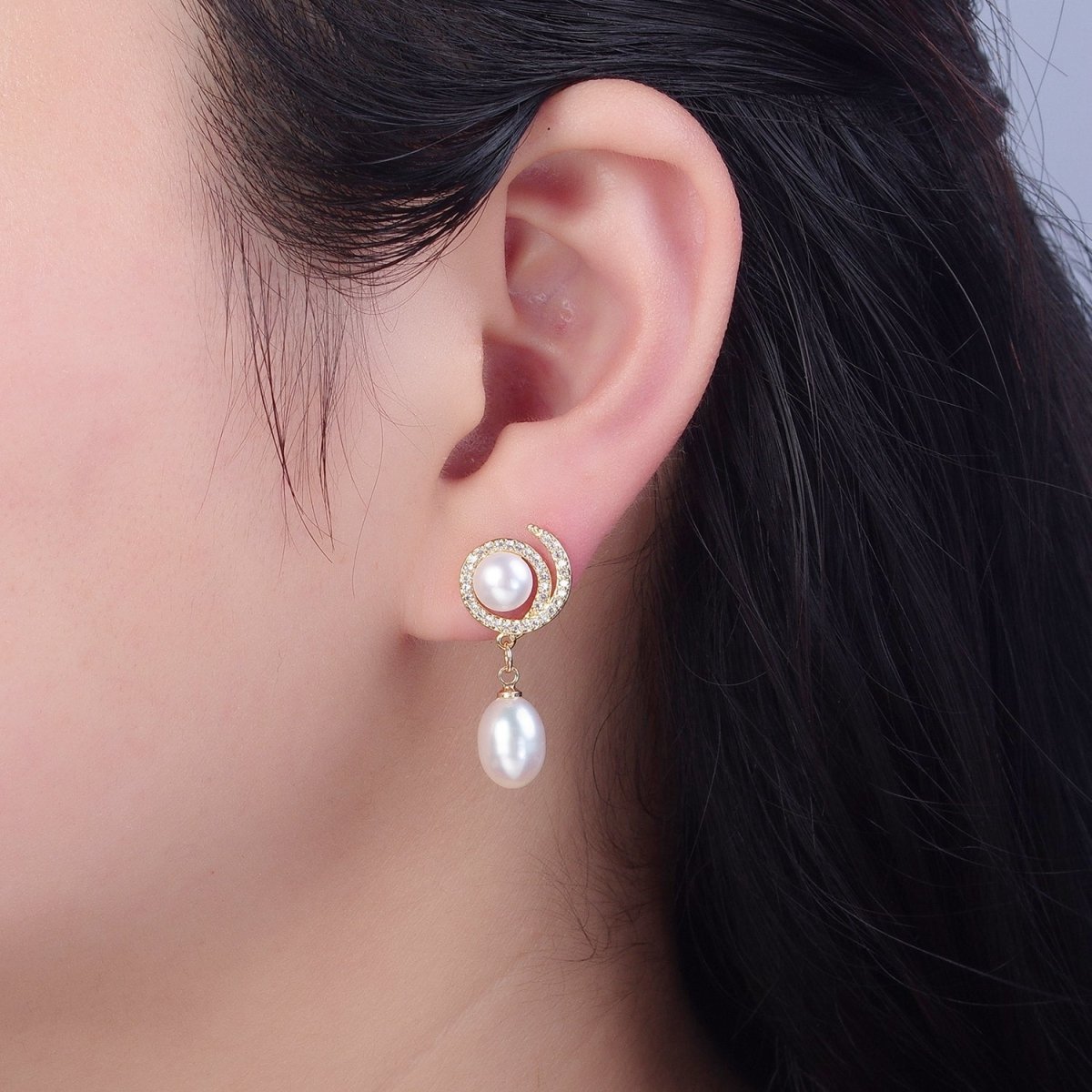 Gold Pave Round Stud Earring with Dangle Pearl for Wedding Jewelry V-373
