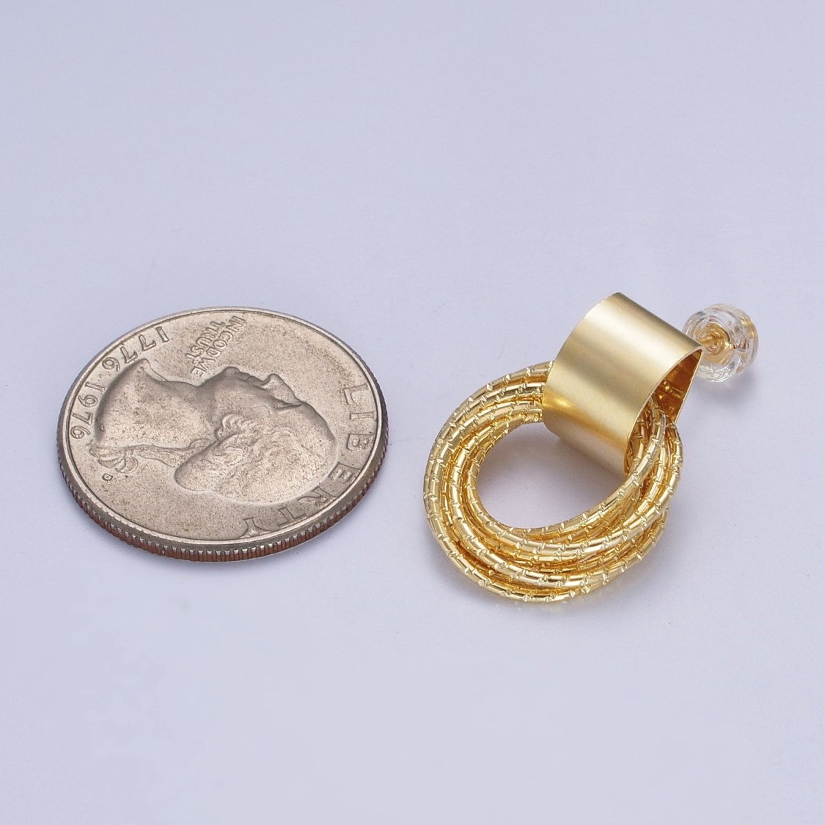 Gold Round Textured Chain Wreath Geometric Stud Earrings | AE1040