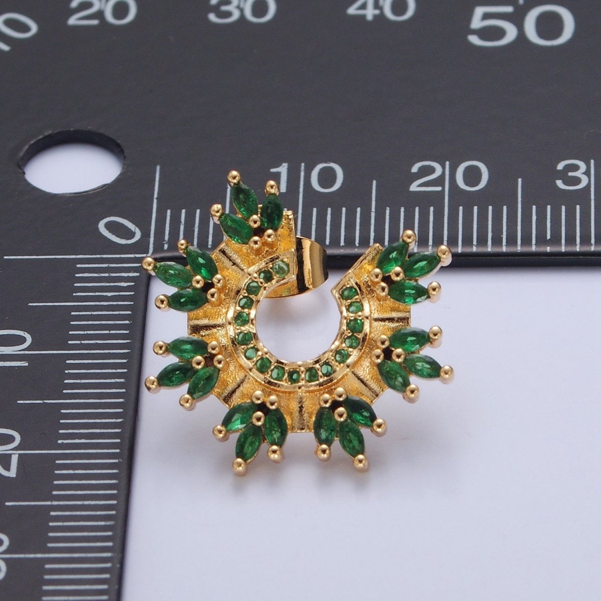 Green Fan Stone Earrıngs Emerald Green CZ Stud Earring T-420