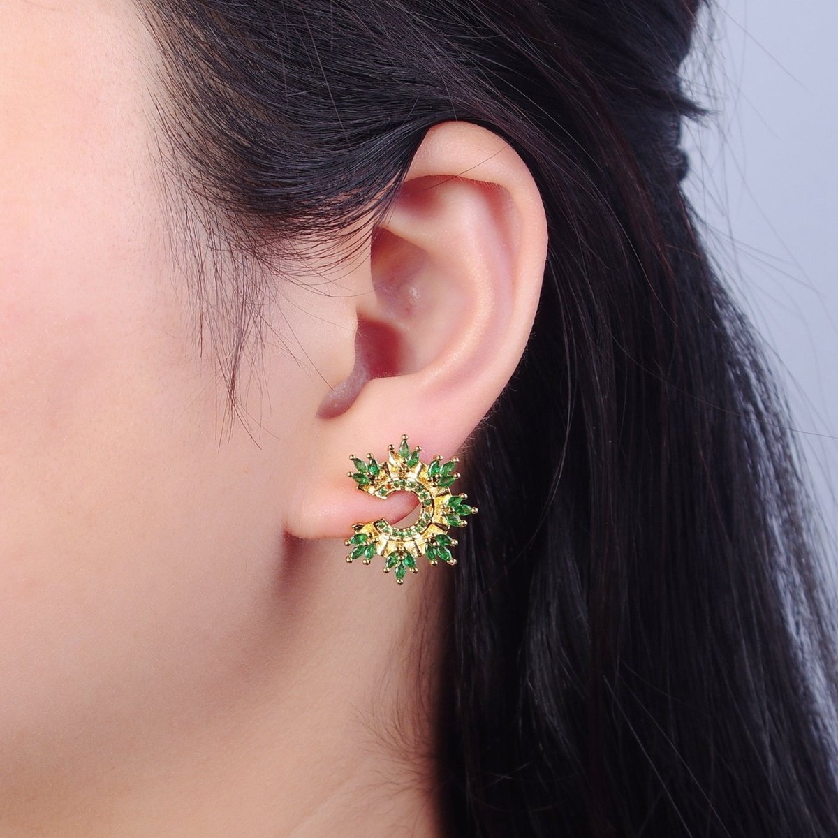 Green Fan Stone Earrıngs Emerald Green CZ Stud Earring T-420