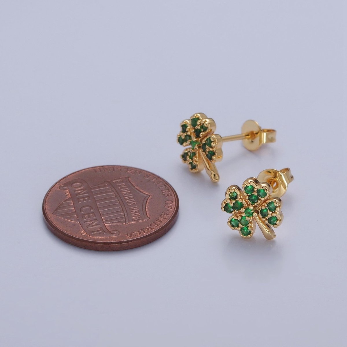 Green Four Leaf Clover Earrings, Clover Leaf stud earrings, Lucky earrings, St Patrick's Day Earring T-422