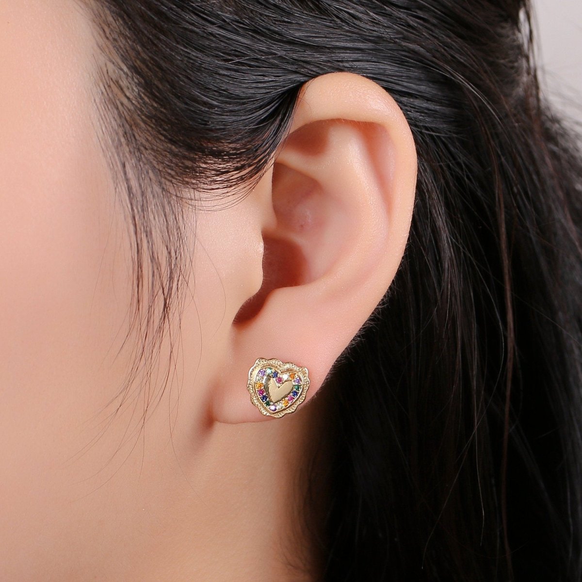Heart Stud Earrings • Heart Earrings • Heart Jewelry • Dainty Gold Heart Earrings • Stud Earrings • Gift for Her • Cute Earrings Q-263