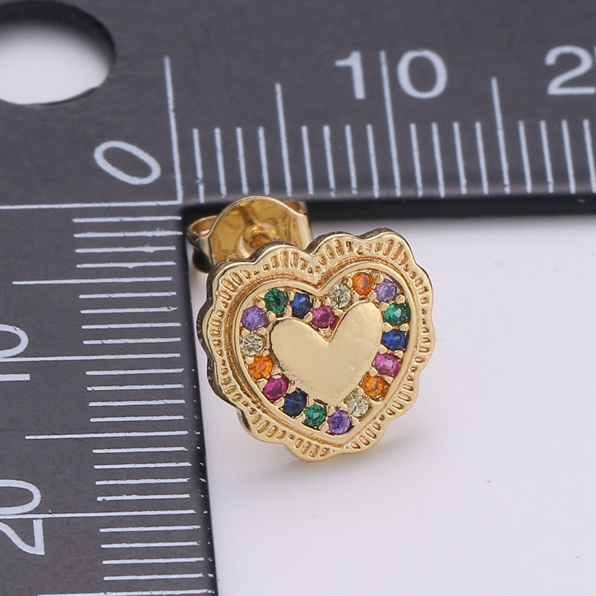 Heart Stud Earrings • Heart Earrings • Heart Jewelry • Dainty Gold Heart Earrings • Stud Earrings • Gift for Her • Cute Earrings Q-263