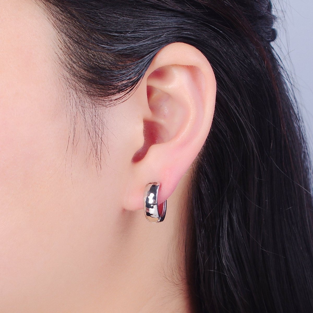 Medium Silver Huggie Earring Hammered Hoop Earring AD-519