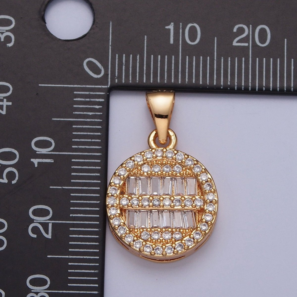 Micro Pave & Baguette Round Pendant For Jewelry Necklace Making X375