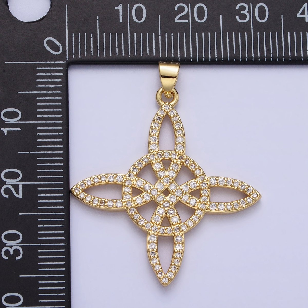 Micro Pave Gold Celtic Irish Scottish Trinity Knot Pendant Statement Celtic Knot Eternity Charm for Necklace AA-144