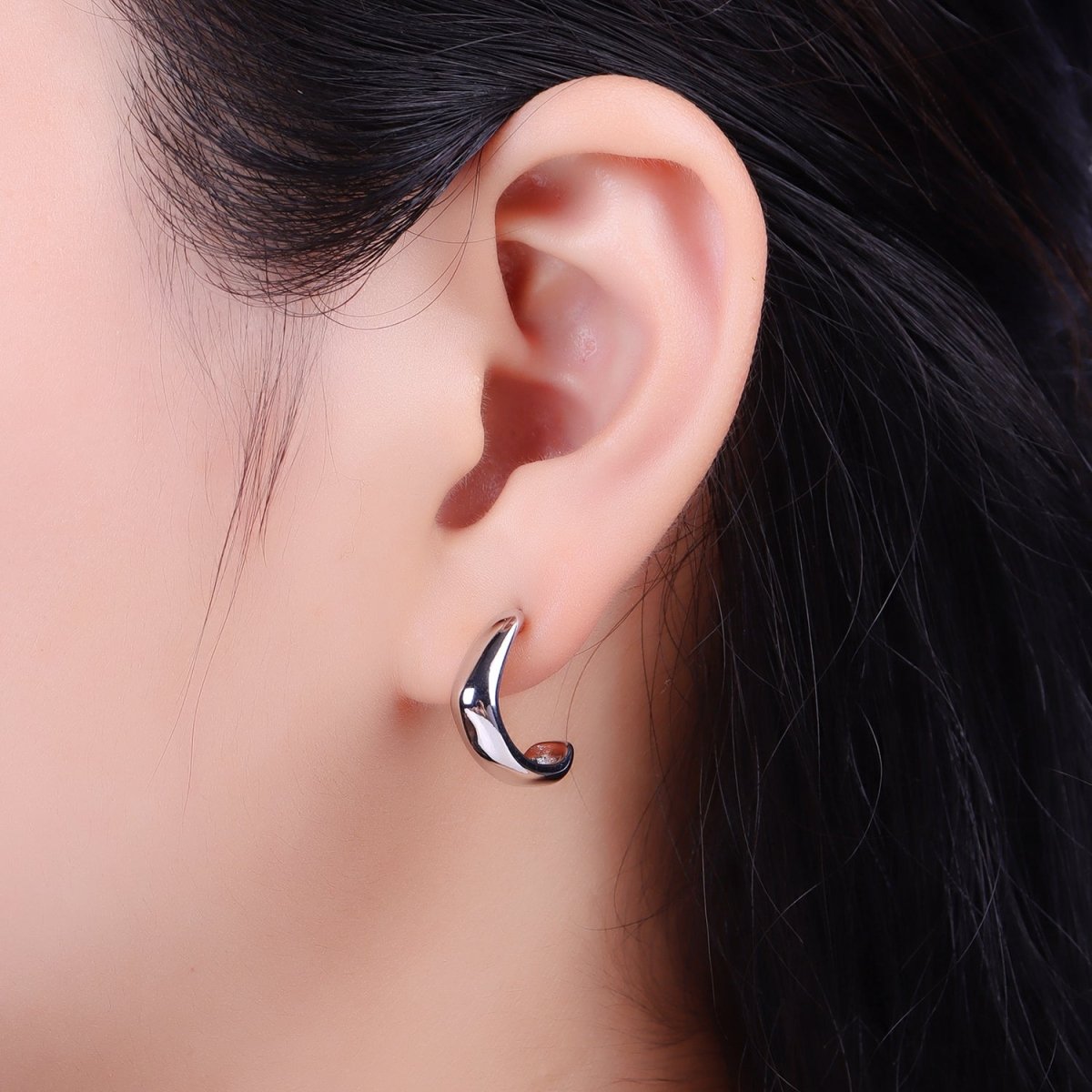 Mini Geometric Curved 17mm C-Shaped Silver Hoop Earrings | AB211