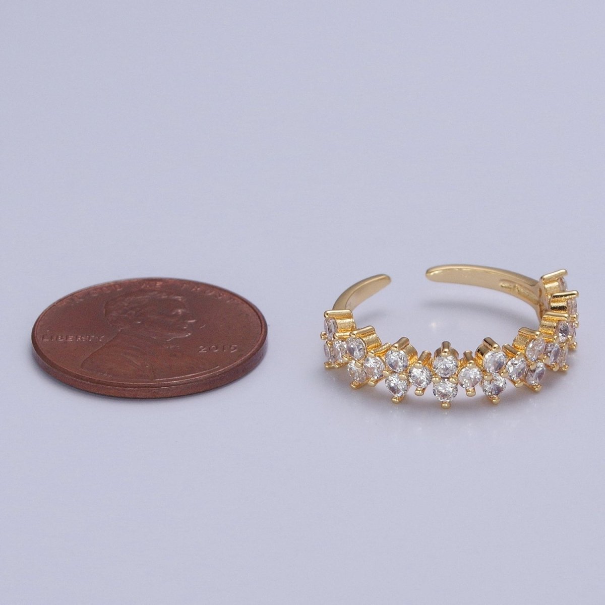 Minimalist Clover Round Clear Cubic Zirconia Stacking Gold Ring | U-188