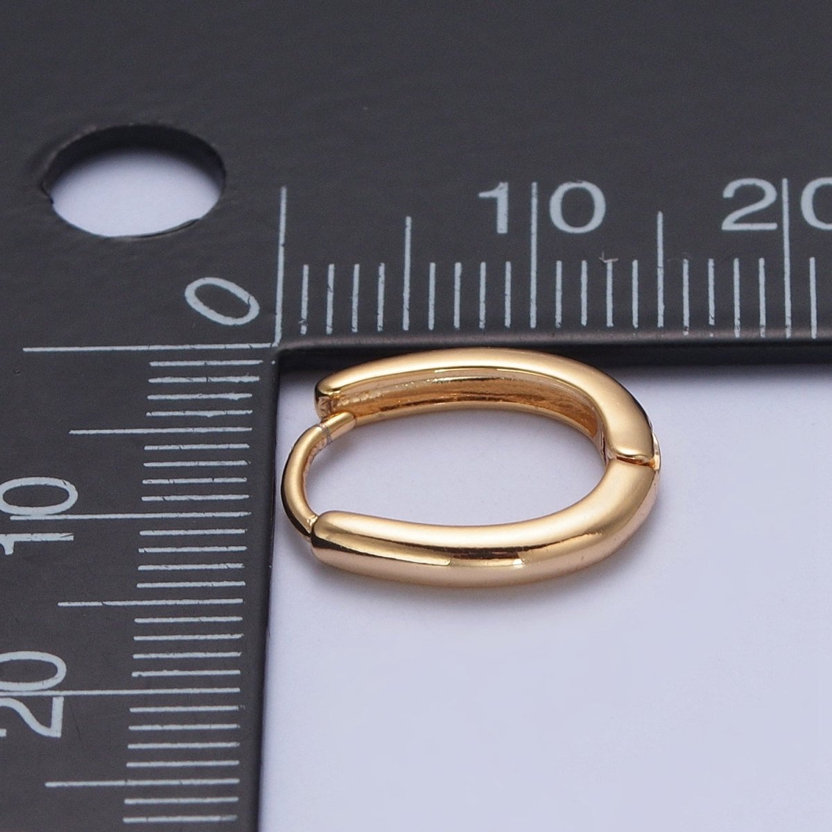 Minimalist Gold Oval U Shaped Huggie Oblong Hoops Earrings | P-304
