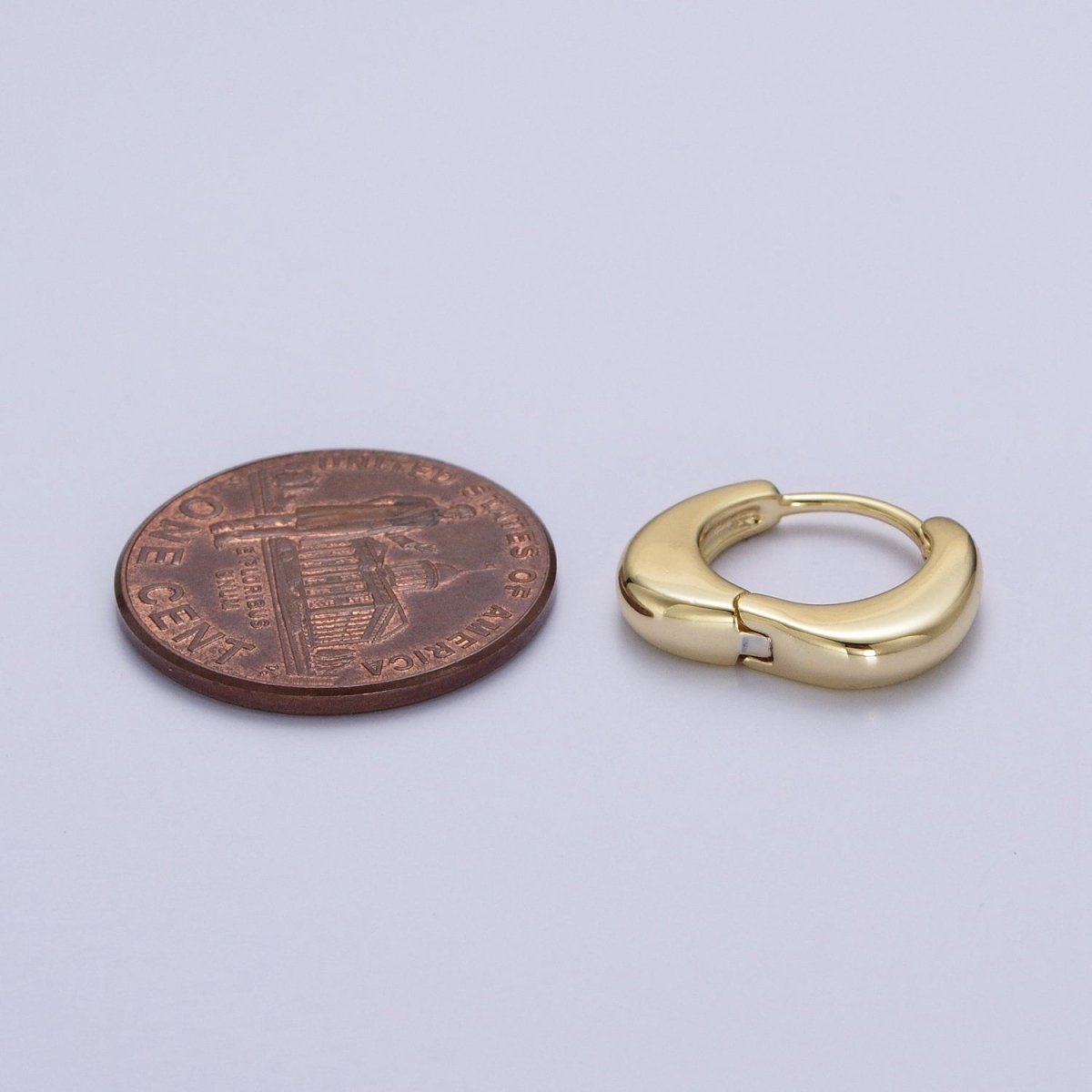 Minimalist Huggie Earring Gold Hoop Earring Modern Jewelry | AD-048