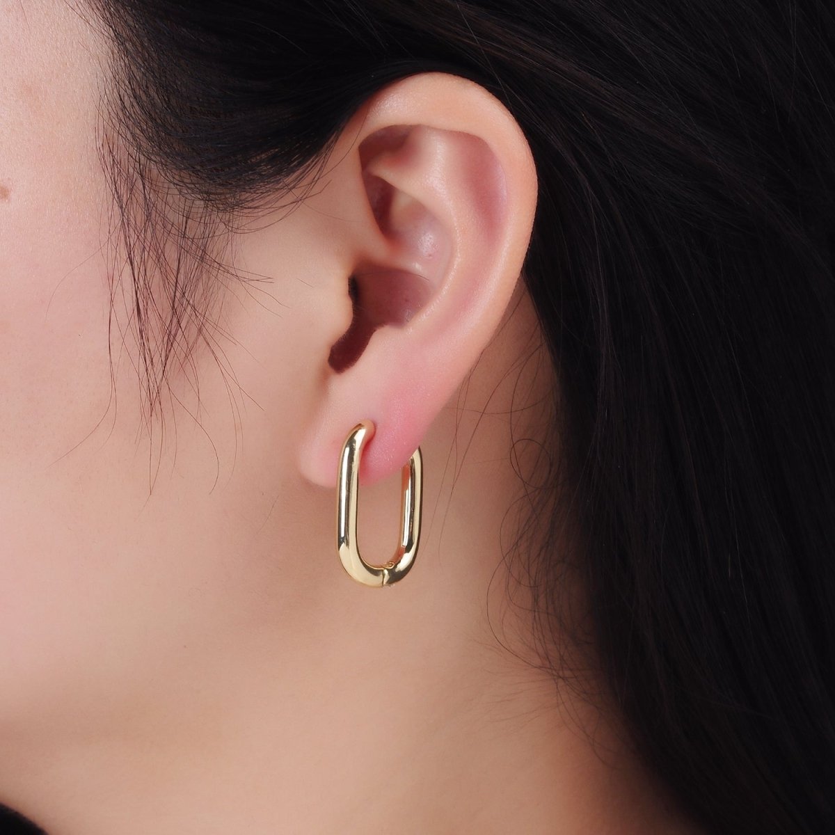 14K Gold Filled 25mm Minimalist Oblong Hoop Earrings | AE520