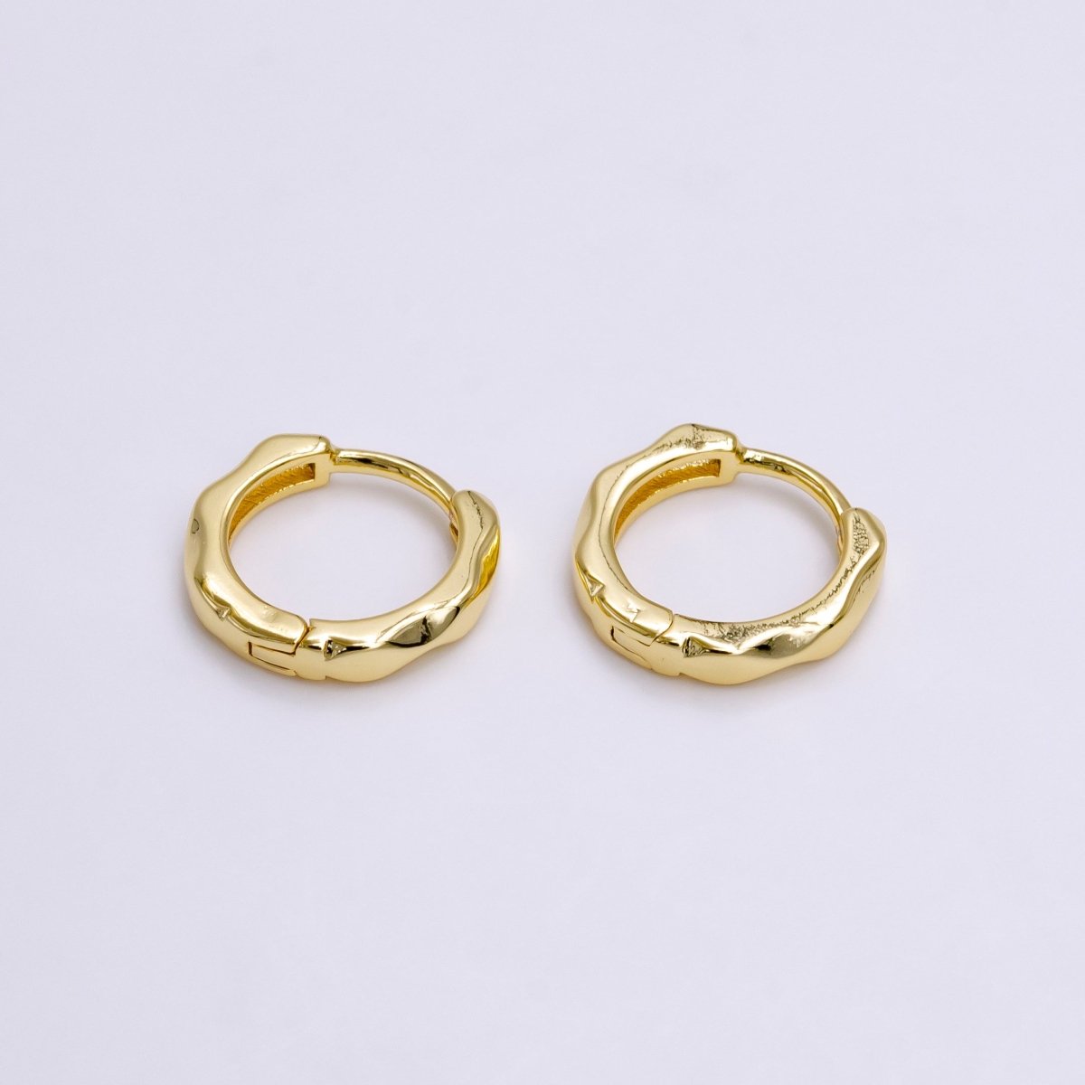 16K Gold Filled 13mm Geometric Wavy Huggie Earrings | AE766