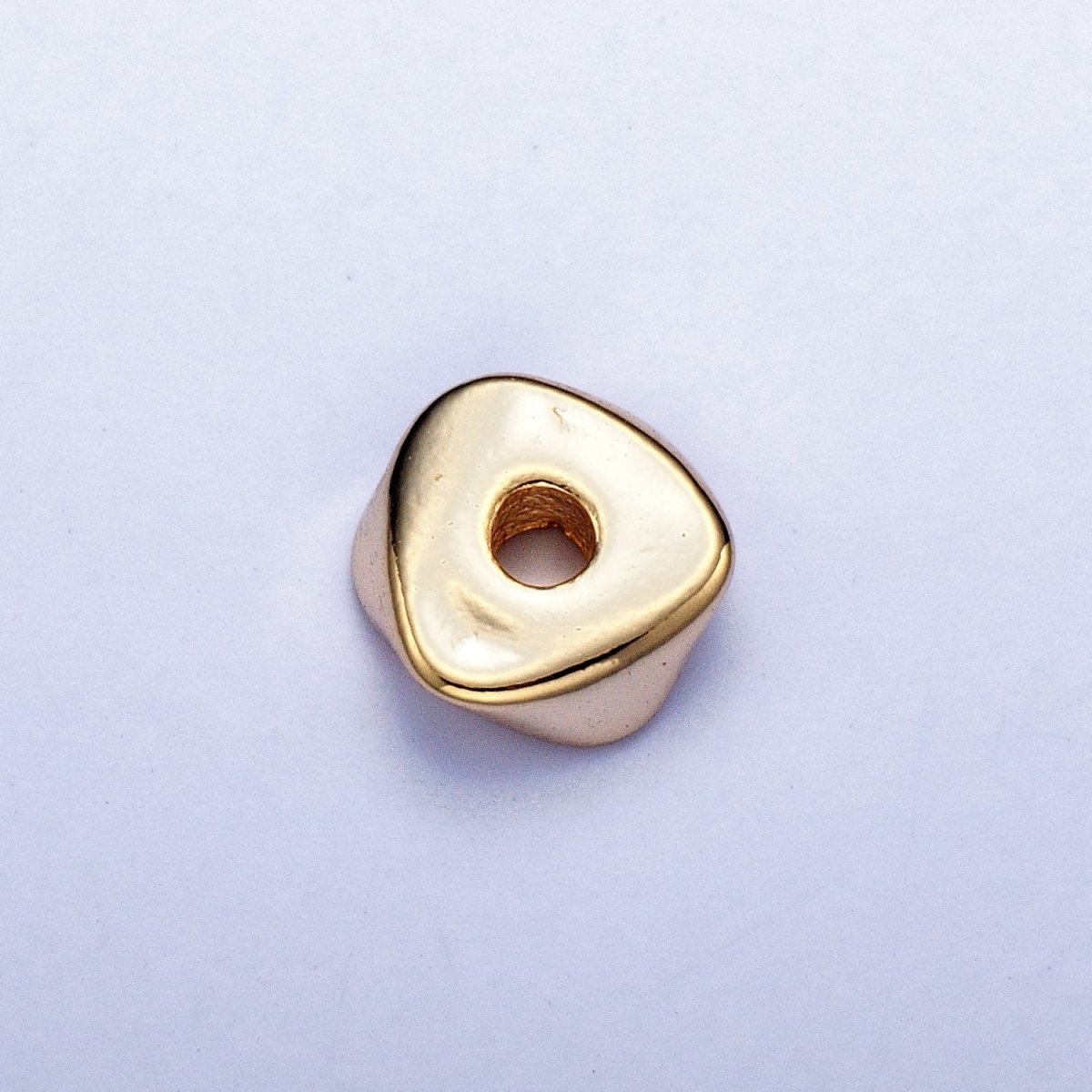 20 Pieces Pack 6.4mm Triangle Twist Geometric Spacer Beads Jewelry Component in Gold & Silver B-102 B-104