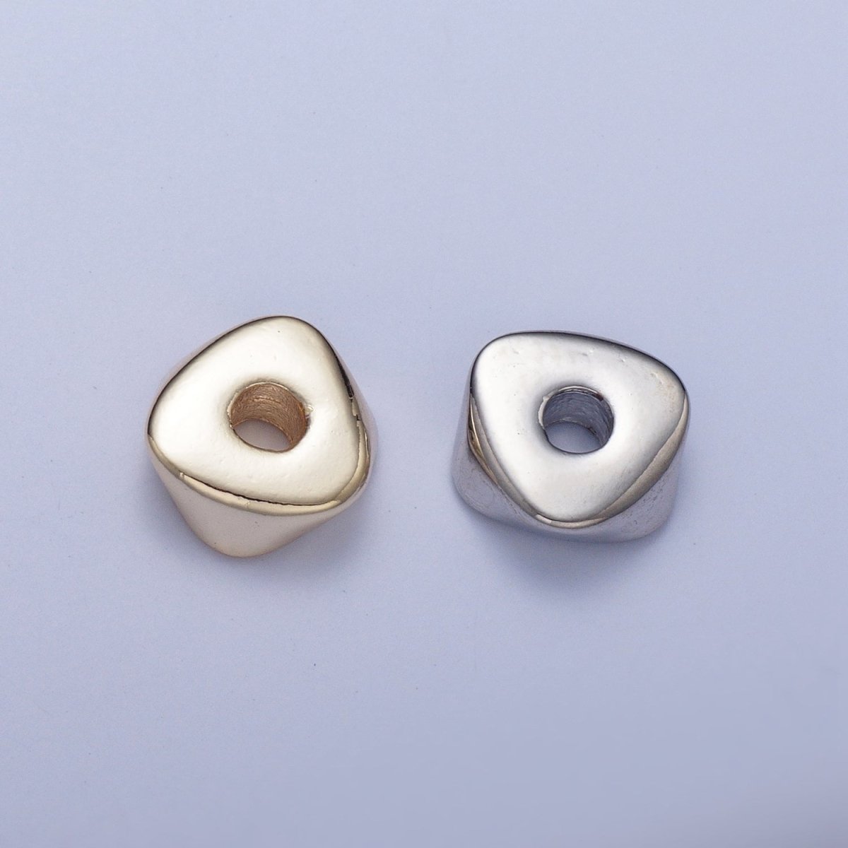 20 Pieces Pack 8.6mm Triangle Twist Geometric Spacer Beads Jewelry Component in Gold & Silver B-058 B-061