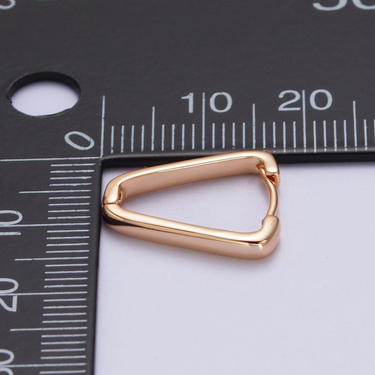 Pinky Gold Triangle Geometric 17.3mm Huggie Hoop Earrings | V-040