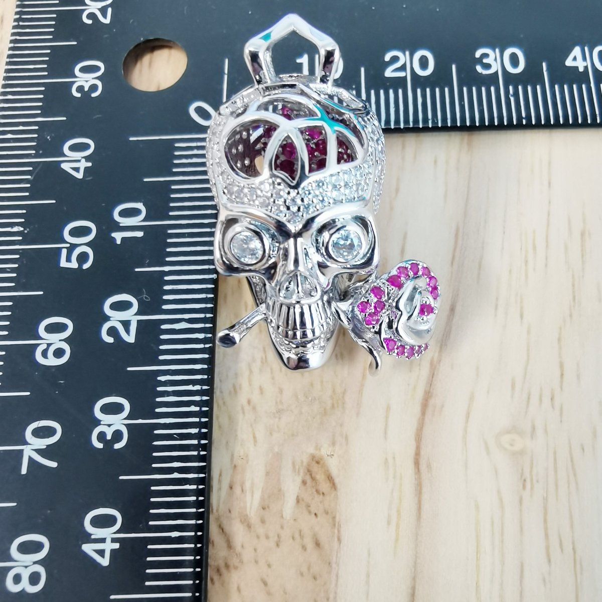 Rhinestone Silver 3D Skull with Rose Charm I-899
