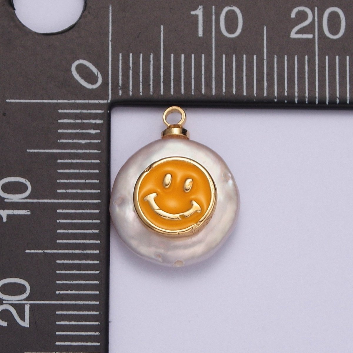 Round Smiley Face Enamel on Freshwater Pearl Charm For Jewelry Making | X-154