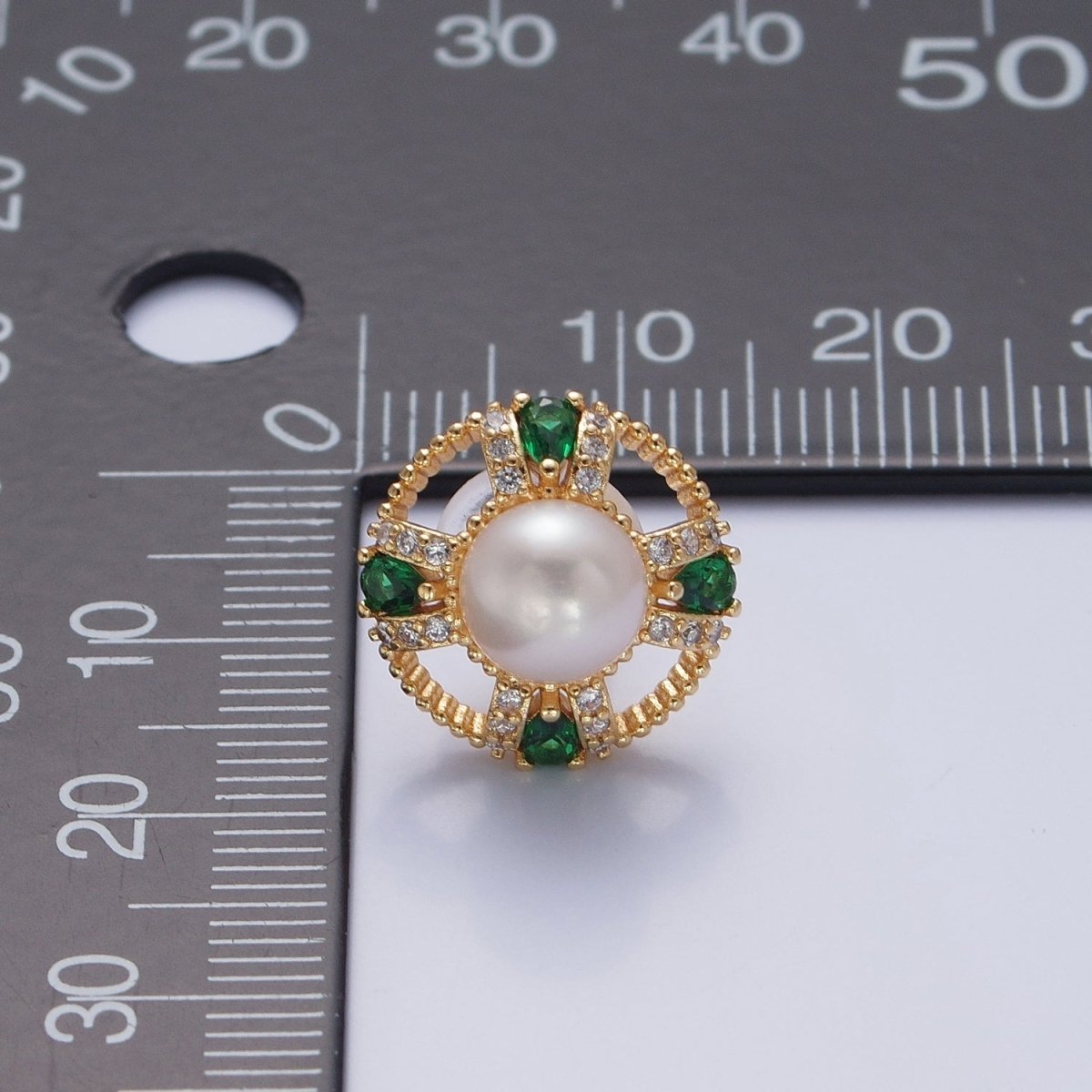 Round White Pearl Stud Earring with Gold Green Pave Round Earring for Wedding Jewelry T-533