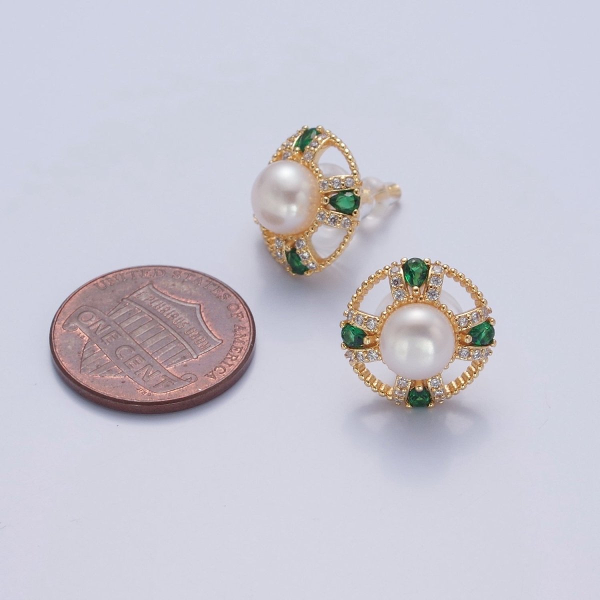 Round White Pearl Stud Earring with Gold Green Pave Round Earring for Wedding Jewelry T-533