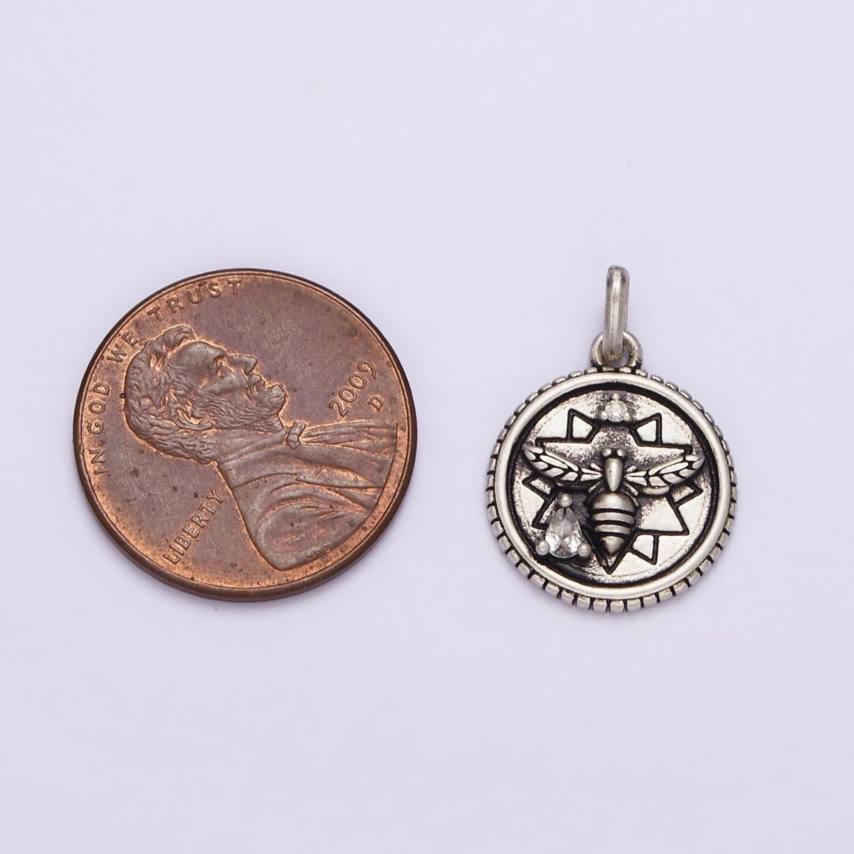 S925 Sterling Silver Clear Teardrop Star Lined Bee Round Pendant | SL-326