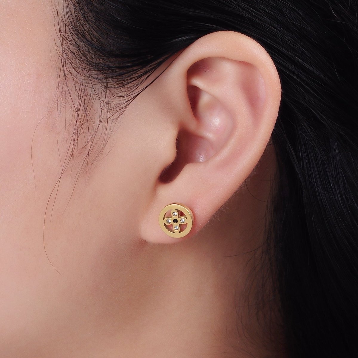 Stainless Steel 10mm Clear CZ Quatrefoil Flower Open Round Stud Earrings | AE730