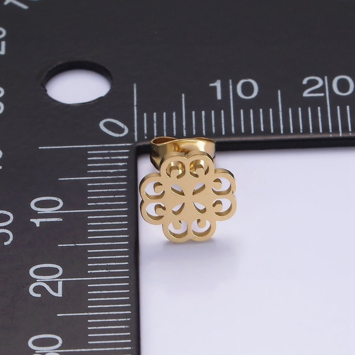 Stainless Steel 10mm Open Artisan Flower Open Stud Earrings | AE731