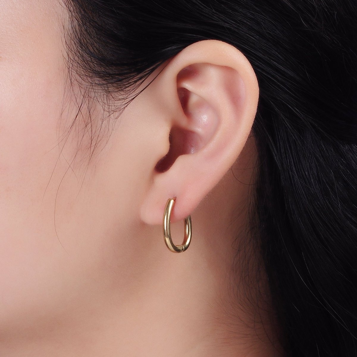 Stainless Steel 17.5mm Oblong Minimalist Huggie Hoop Earrings | AE742