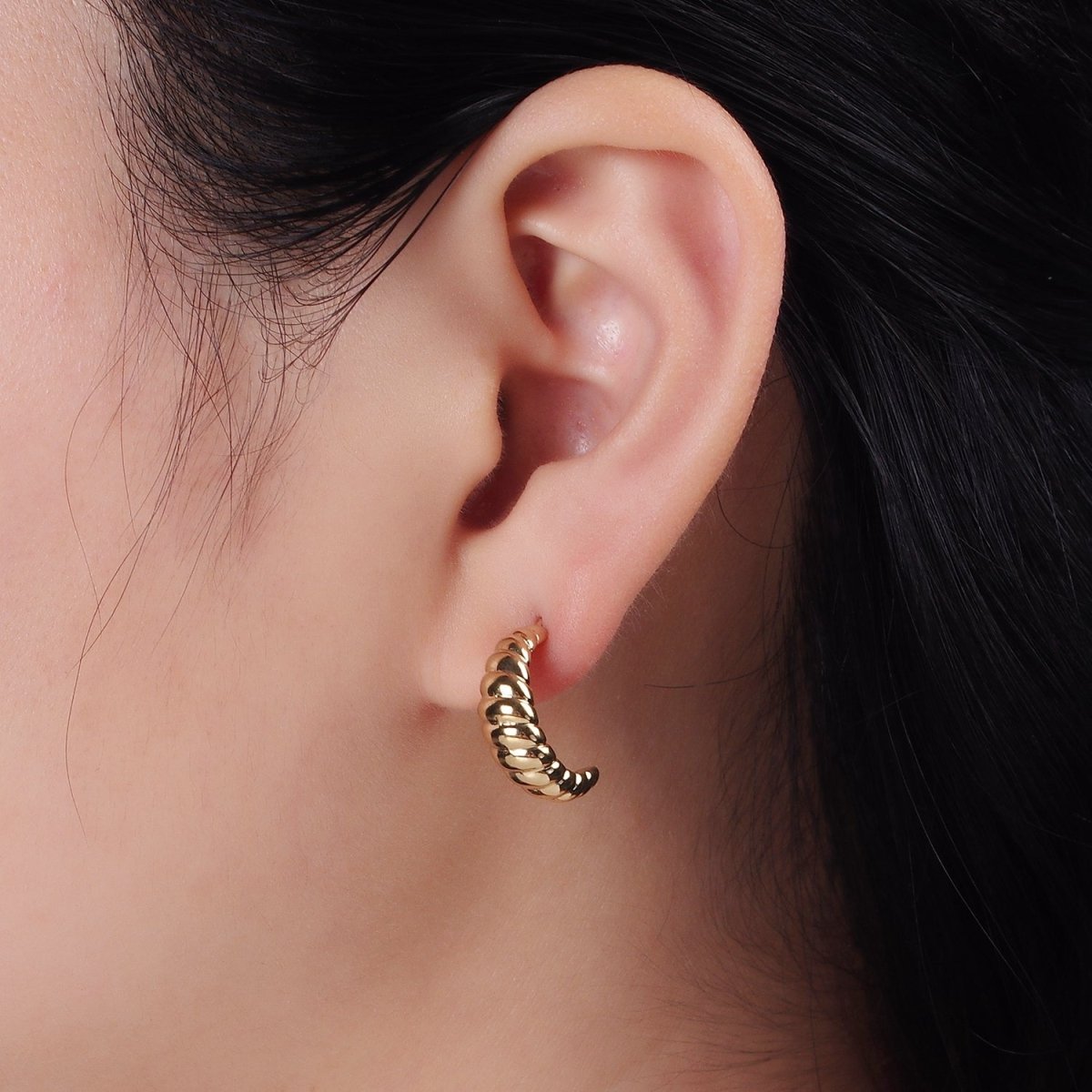 Stainless Steel 17.5mm Twist Croissant Dome C-Shaped Hoop Earrings | AE706