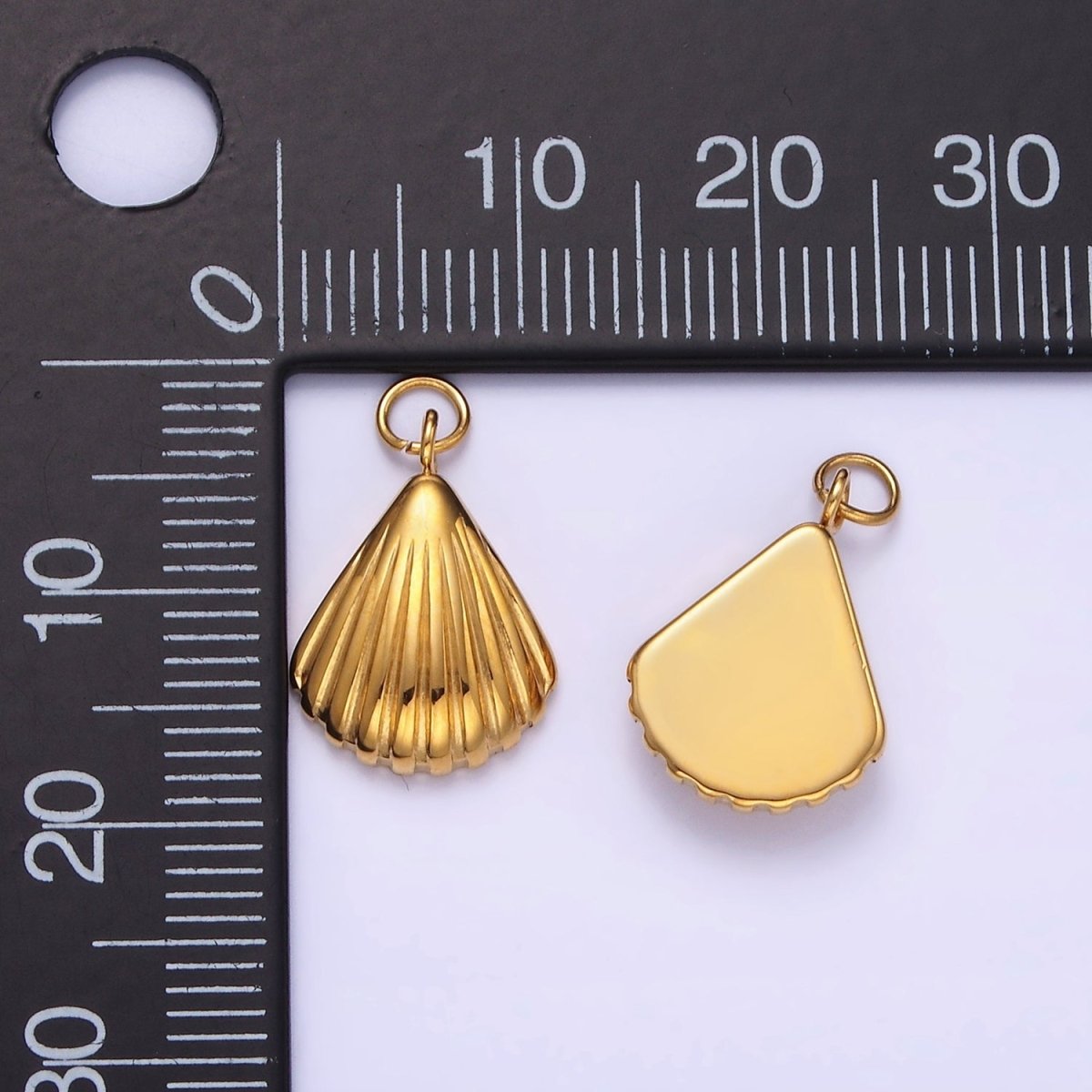 Stainless Steel 18mm Clam Sea Shell Minimalist Charm | P960