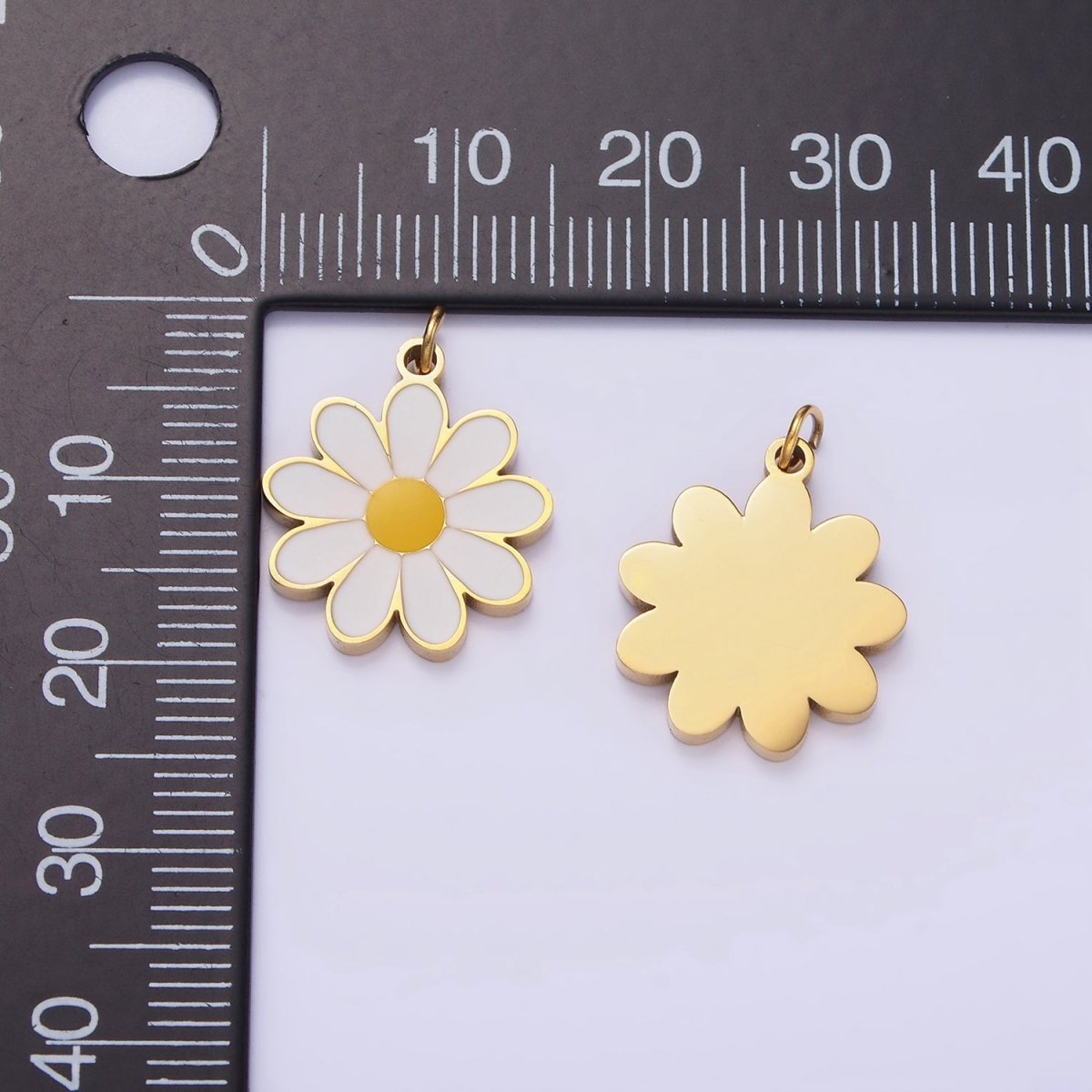 Stainless Steel 20mm Daisy Flower Enamel Charm | P962