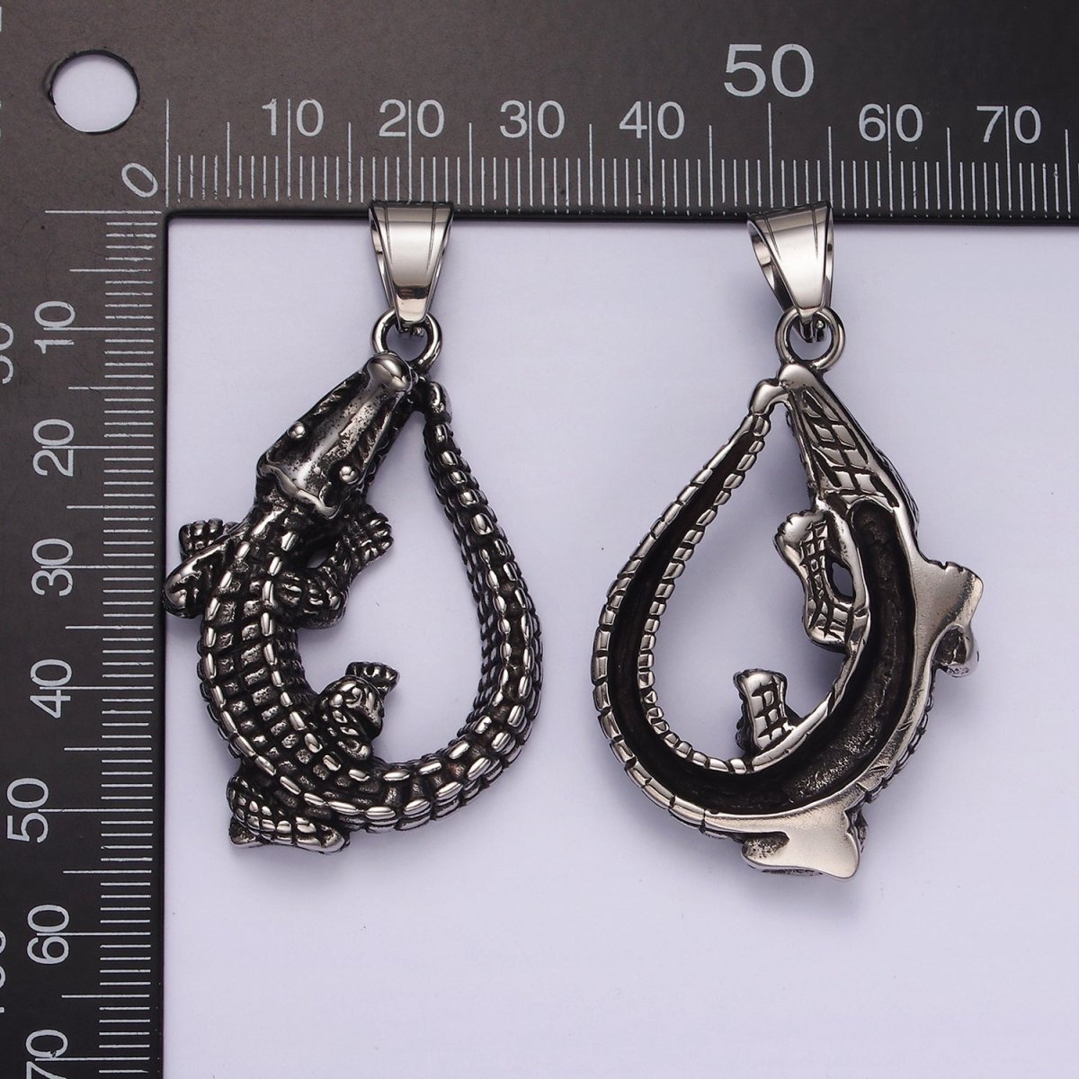 Stainless Steel 53mm Crocodile Alligator Animal Open Teardrop Oxidized Pendant | P1177