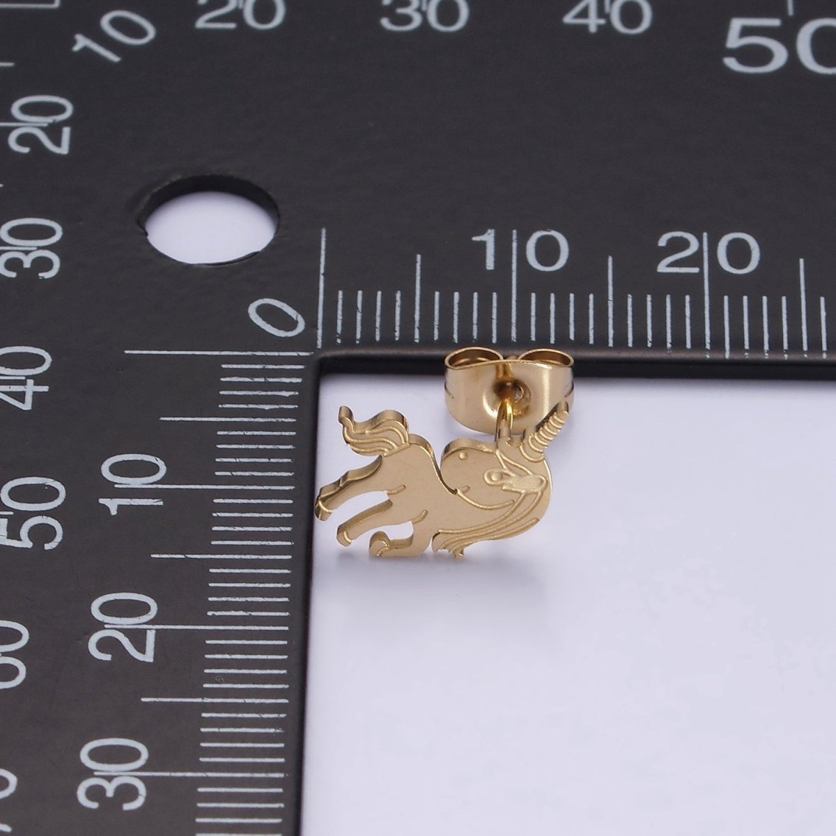 Stainless Steel 8mm Unicorn Animal Engraved Stud Earrings Set | AE729