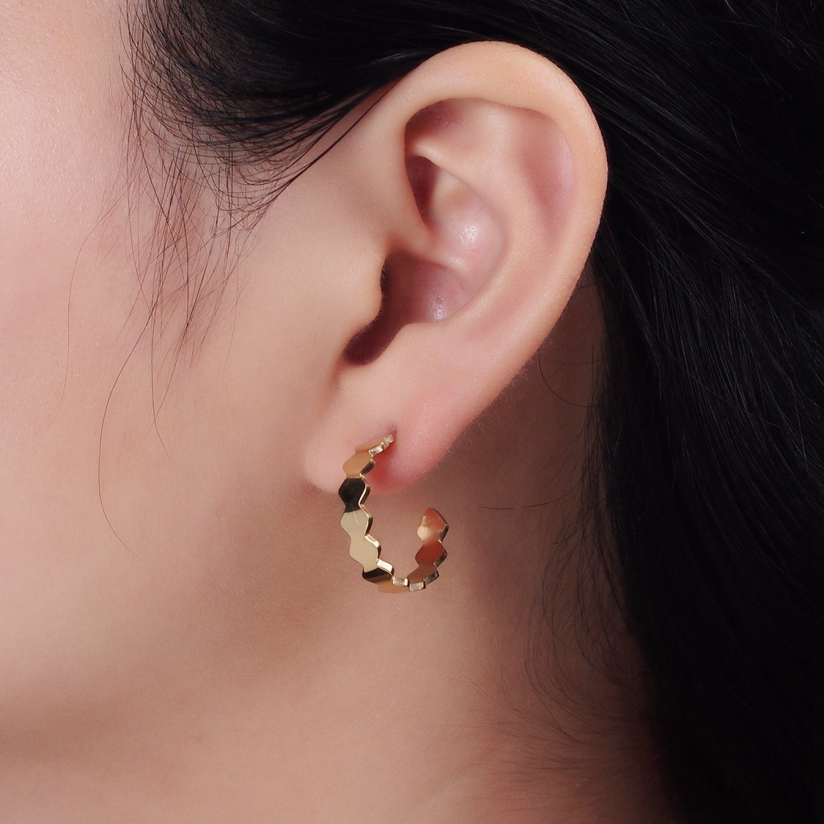 Stainless Steel Flat Rhombus Wavy Geometric C-Shaped Hoop Earrings | AE733