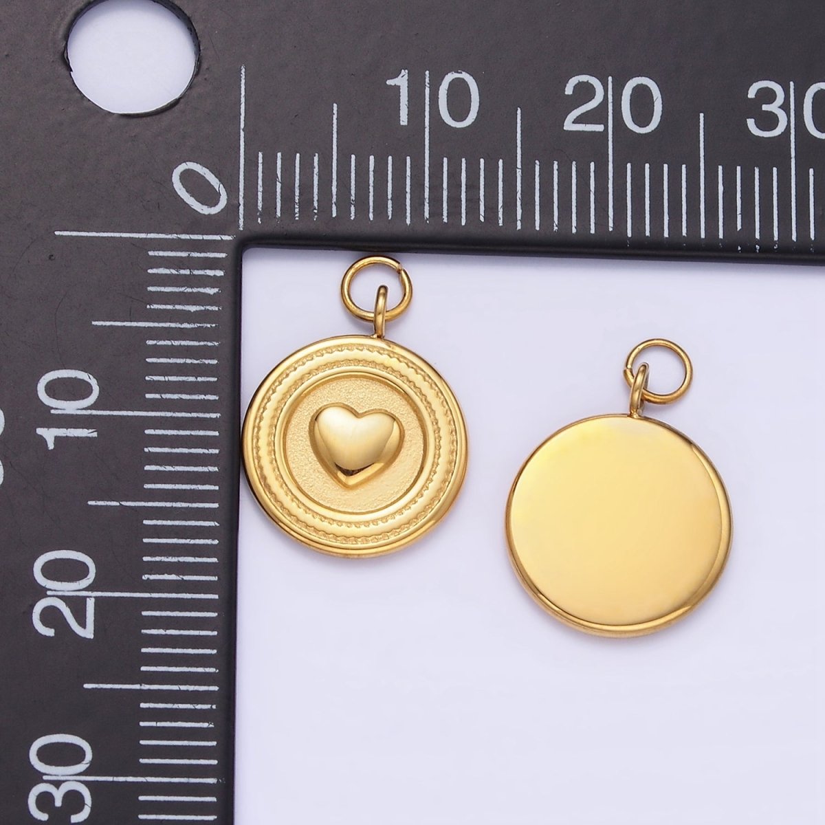 Stainless Steel Heart Minimalist Round Charm | P973