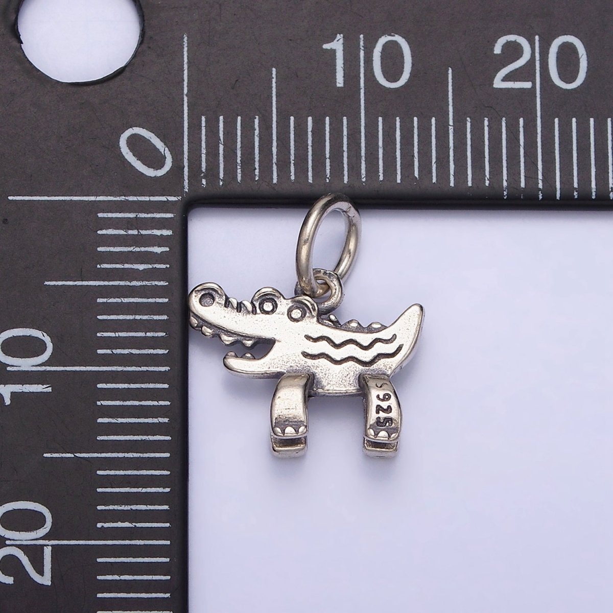 Sterling Silver S925 Smiling Alligator Crocodile Line Scaled Textured Animal Charm | SL-287