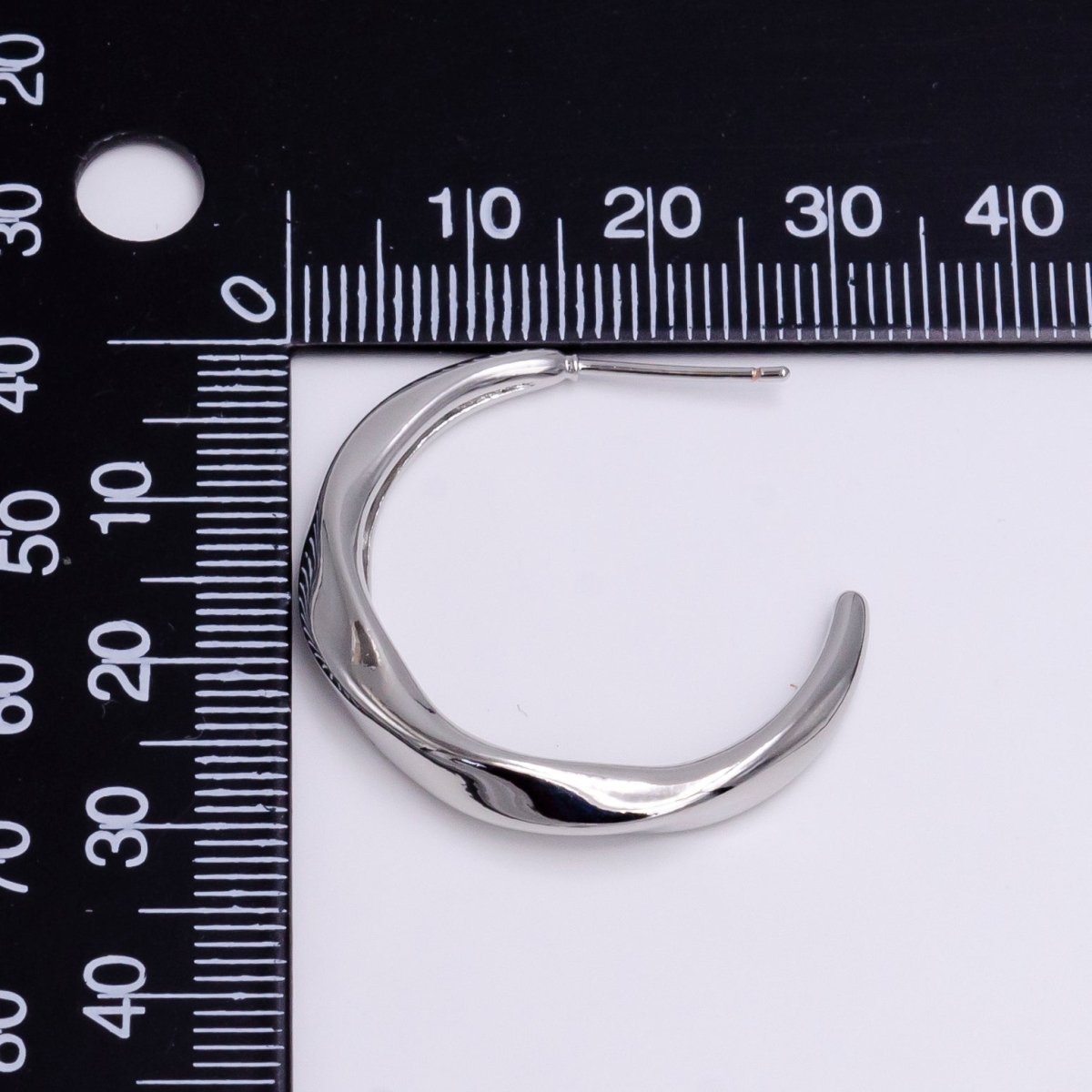White Gold Filled 30mm Twisted C Shaped Geometric Hoop Earrings | P-115