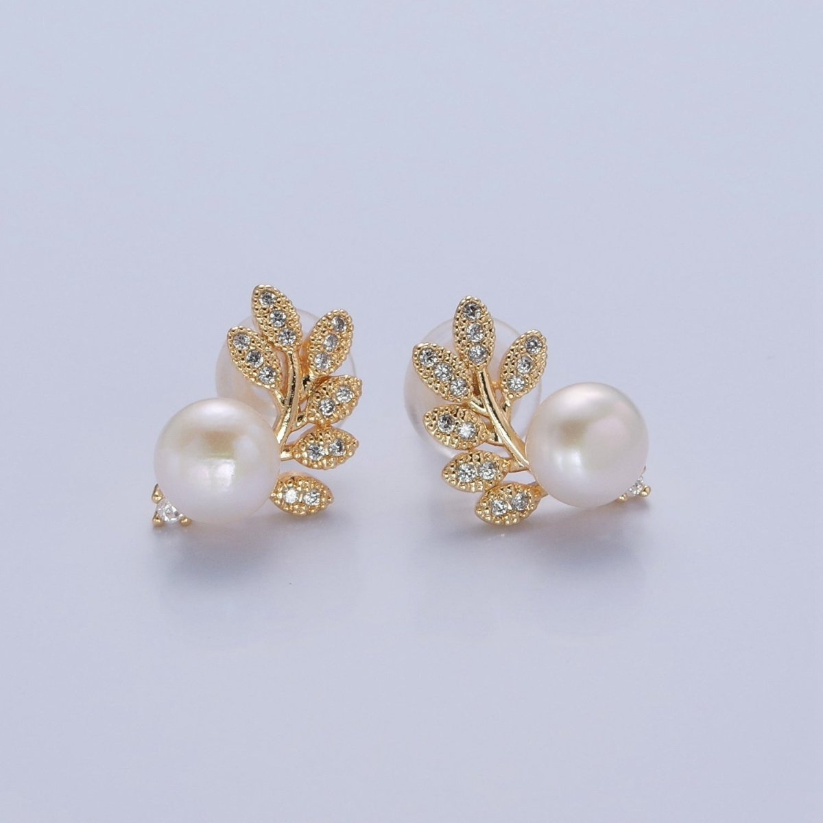 White Pearl Stud Earring with Gold Pave Leaf for Wedding Jewelry T-527