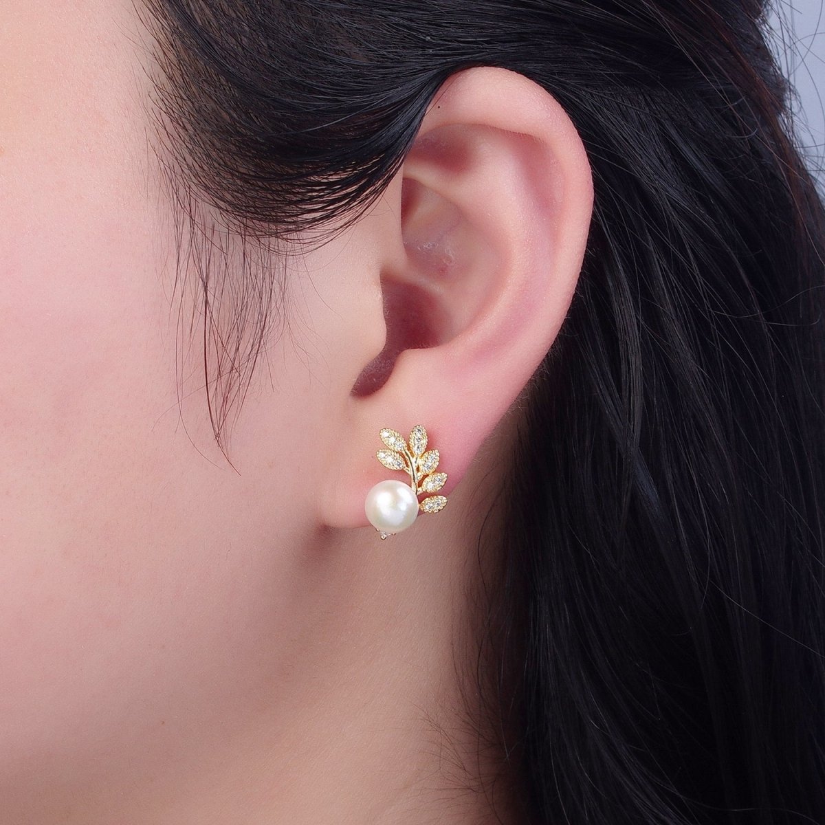 White Pearl Stud Earring with Gold Pave Leaf for Wedding Jewelry T-527