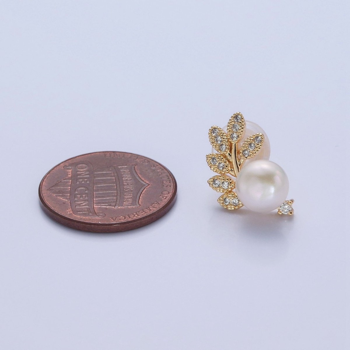 White Pearl Stud Earring with Gold Pave Leaf for Wedding Jewelry T-527
