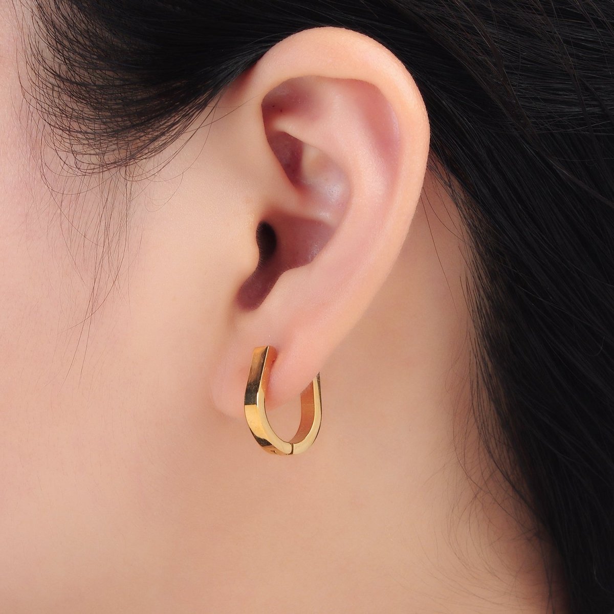 Stainless Steel 16mm U-Curved Oblong Huggie Earrings | P090