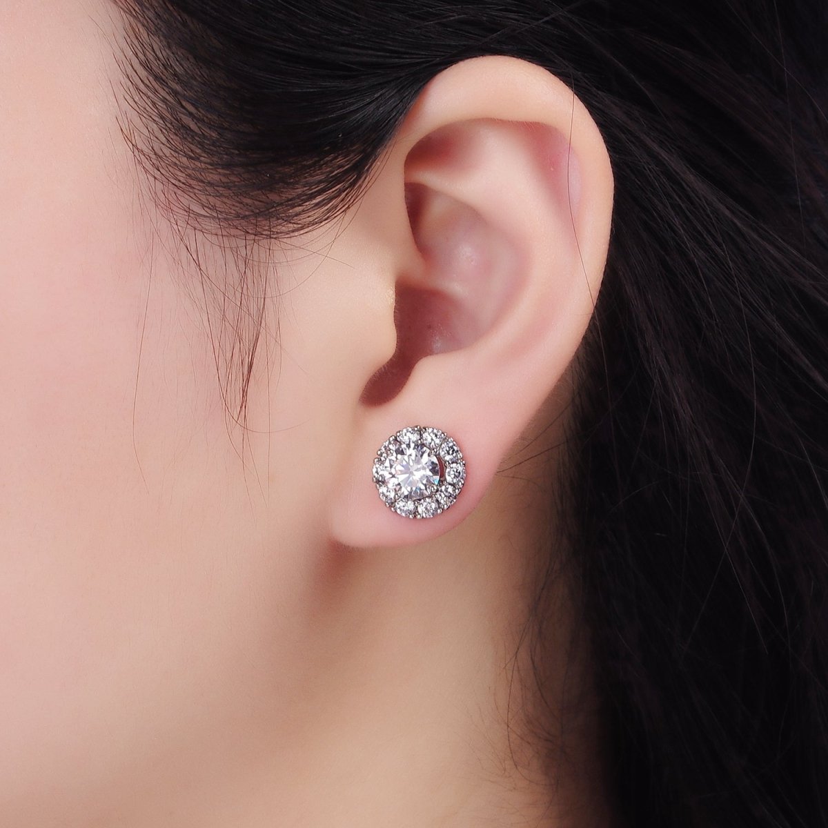 White Gold Filled Clear CZ Round Stud Earrings | Q165